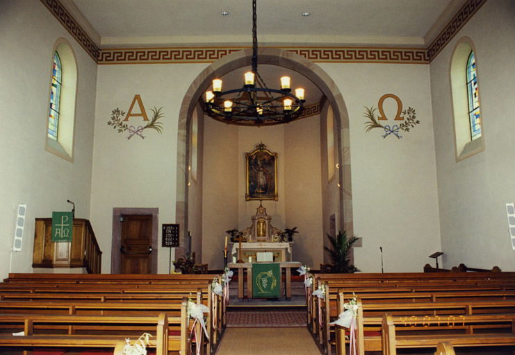 Vue intérieure vers le choeur.