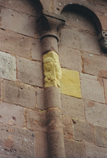 Détail du bas-relief de la colonnette No 8.