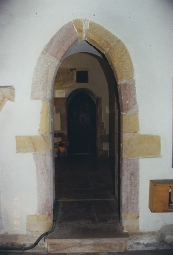 Mur nord de la chapelle sud. Vue de la porte.