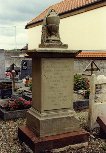 Monument sépulcral de Frédéric Riess. Vue d'ensemble.