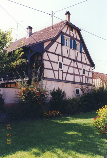 Vue de trois quarts depuis le nord-est.