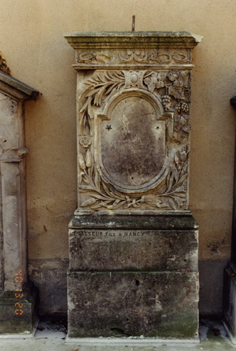 Monument sépulcral de J. Wendling. Vue d'ensemble.