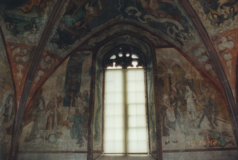 Vue d'ensemble du mur est du choeur. Deuxième et troisième scènes de la vie de sainte Marguerite : Olibrius montre l'idole à Marguerite : Marguerite est fouettée.