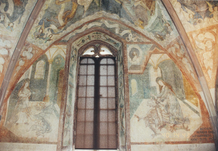 Vue d'ensemble du mur sud du choeur. Quatrième et cinquième scènes de la vie de sainte Marguerite : Marguerite lutte contre le dragon : Marguerite saisit le diable.