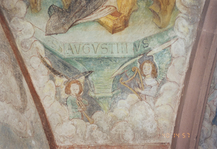 Vue partielle du voûtain nord-est. Détail des anges musiciens sous la console de saint Augustin.