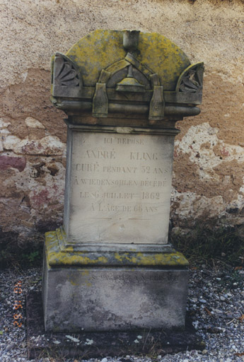 Monument sépulcral du curé A. Kling. Vue d'ensemble.