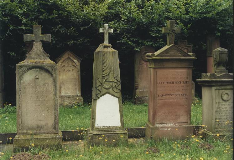 Le mobilier du cimetière chrétien