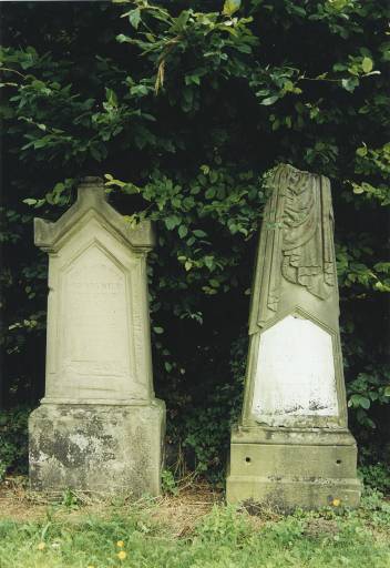 Tombeau de Louis Wild, 1881 et tombeau de Georges François Dudenhoeffer, 1864, par K. (?).