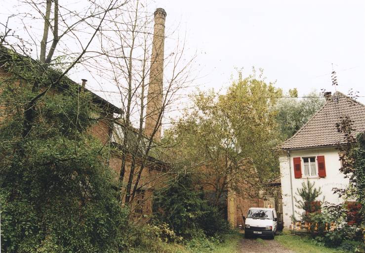 Vue partielle de la maison et des bâtiments de la féculerie.