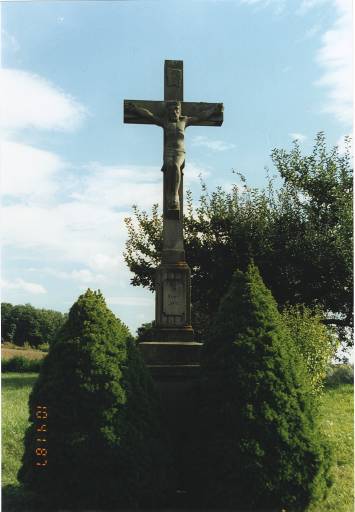 Croix de chemin H, de la première moitié du 20e siècle (?). R. D. 89.