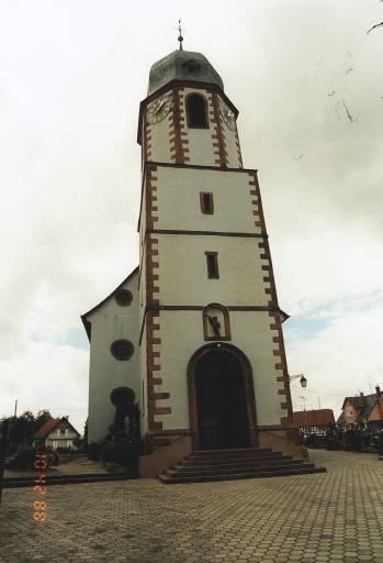 Elévation orientale avec tour-porche (ancienne tour-choeur).