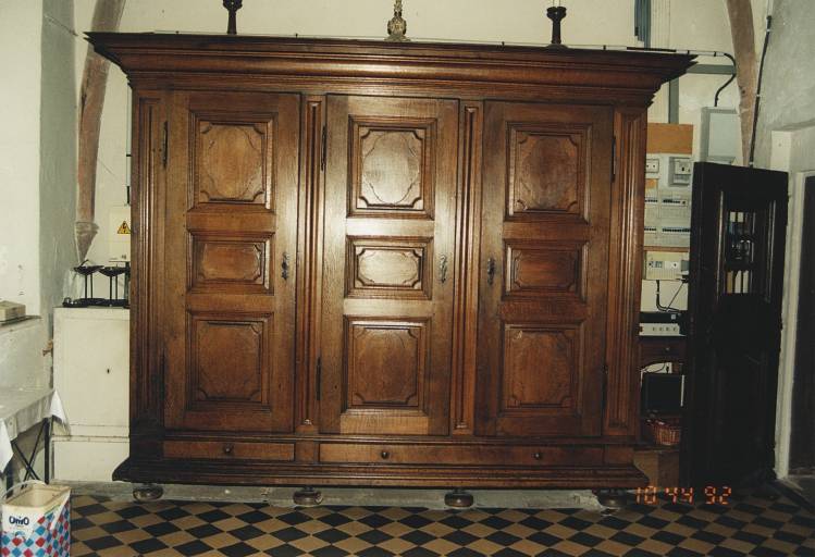 Armoire et buffet de sacristie