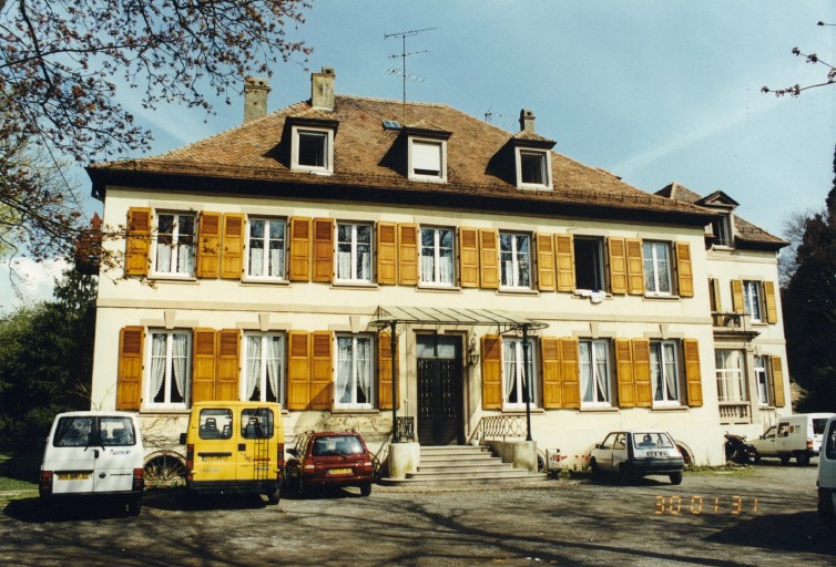 Vue de la façade sur cour (sud).