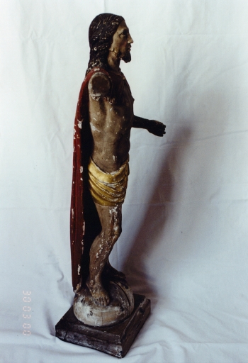 Statue du Christ ressuscité, de côté, limite 18e-19e siècle.