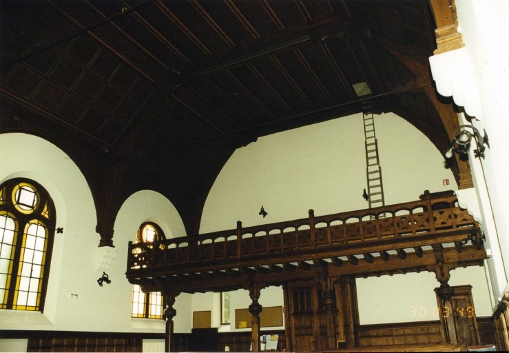 Vue intérieure du temple, vers la tribune.