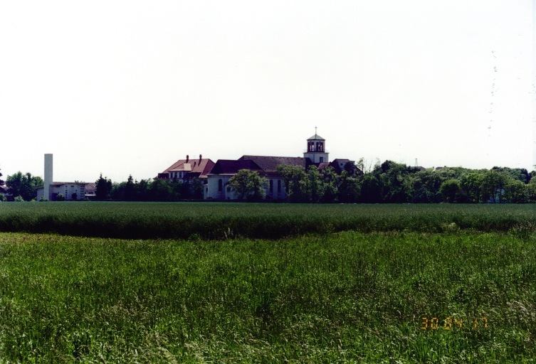 Vue d'ensemble de l'institut, depuis le nord-est.