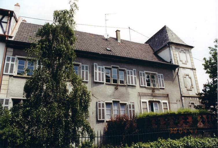 Vue d'ensemble du gouttereau sur rue (sud).