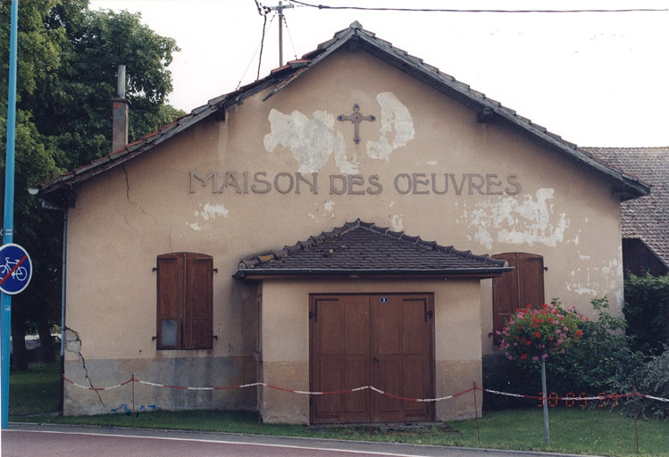 Pignon nord de la Maison des oeuvres.