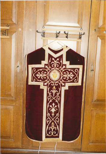 Chasuble 3, 2e moitié 19e siècle. Vue de dos.