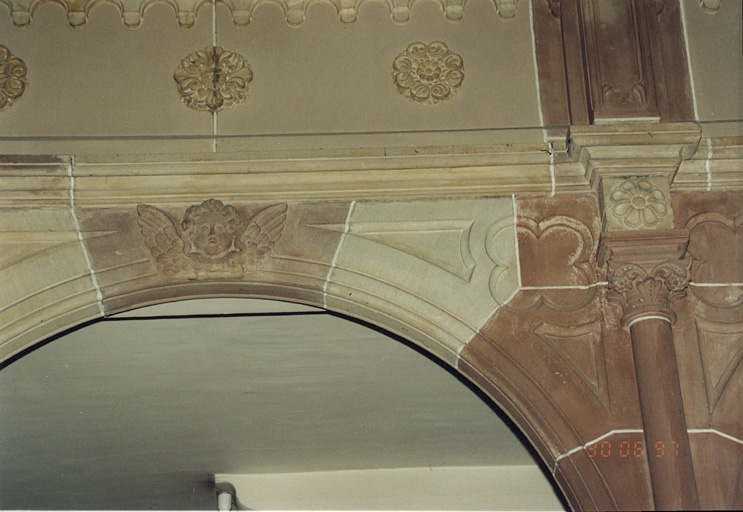 Décor sculpté de la tribune de l'orgue. Vue de détail.