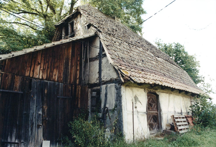 Vue du pignon arrière et gouttereau depuis le sud-est.