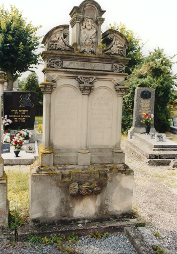 Monument sépulcral de la famille Boesch-Stoffel, par Gründlinger.