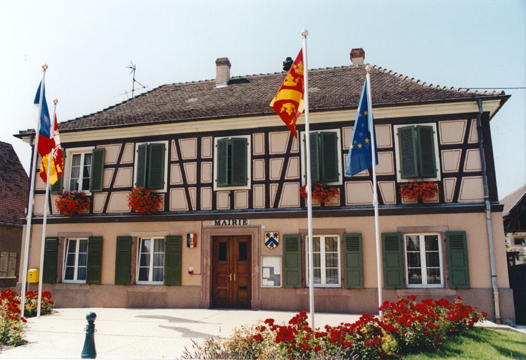 Vue d'ensemble depuis la place, vers le sud.