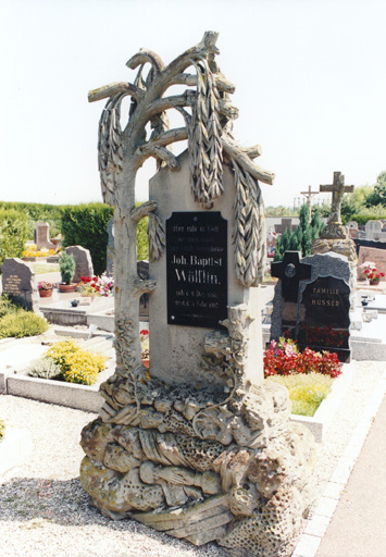 Monument sépulcral, par Grentzinger, de Neuf-Brisach, 1907.