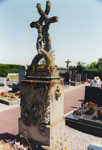 Monument sépulcral, par F. Roth, de Neuf-Brisach, 4e quart 19e siècle.