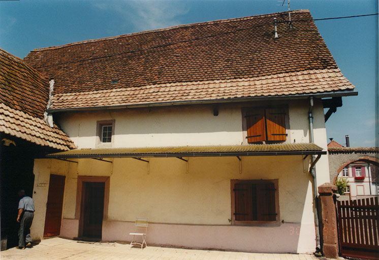 Gouttereau sur cour depuis le sud.