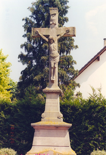 Croix de chemin C, de 1928, par F. Roth.