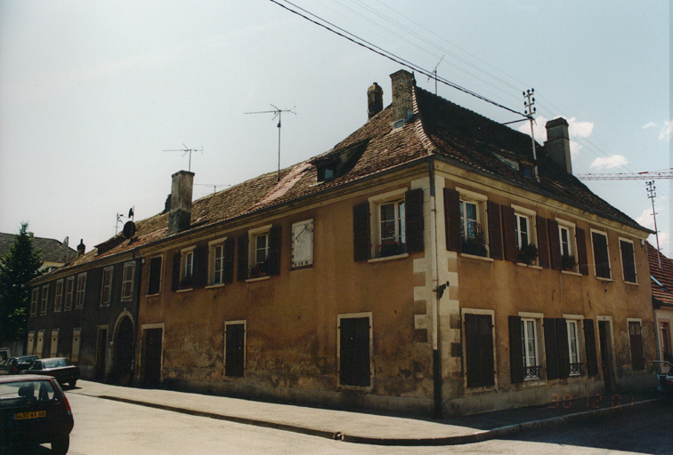 Vue de la maison depuis le nord-est.