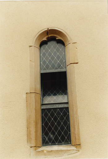 Fenêtre gothique, mur est de l'ancien choeur.