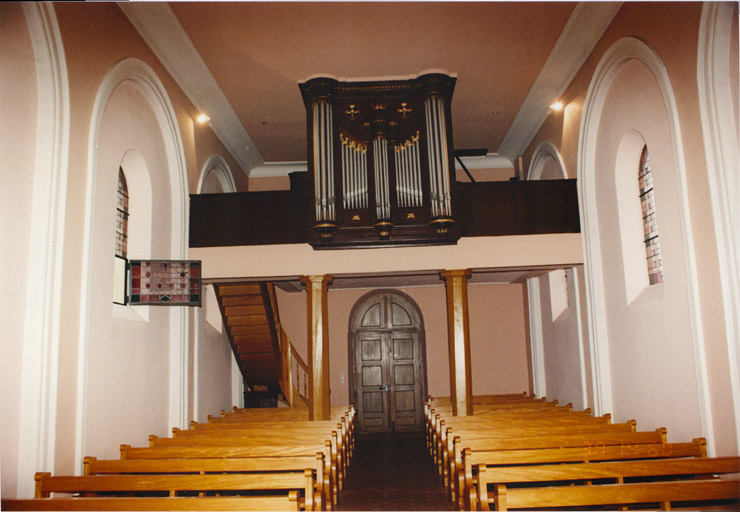 Nef et tribune d'orgue depuis le choeur. Vue d'ensemble.