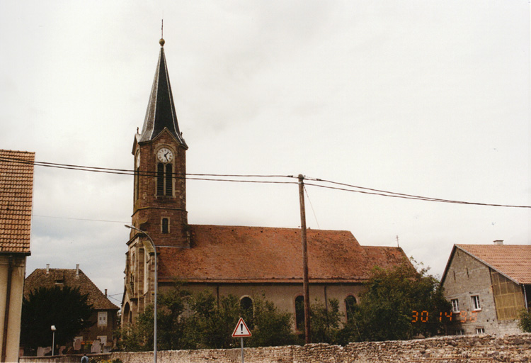 L'église depuis l'est.