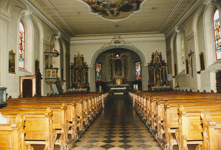 Choeur et nef depuis l'entrée. Vue d'ensemble.