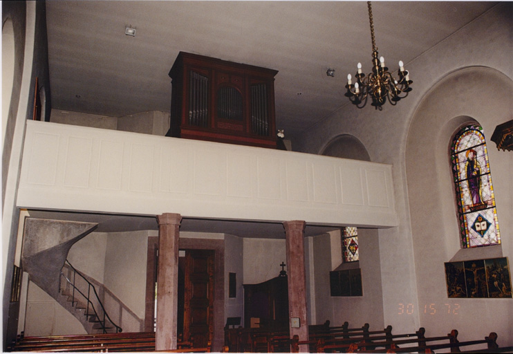 Intérieur de la nef, depuis le choeur. Vue d'ensemble.