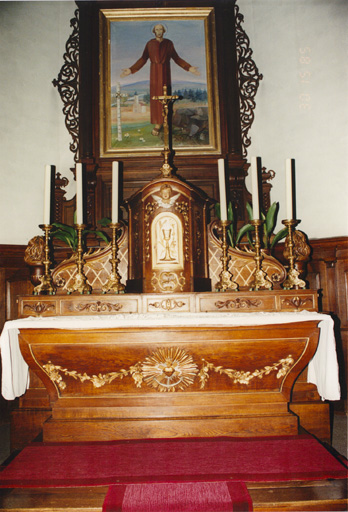 Ensemble de mobilier liturgique