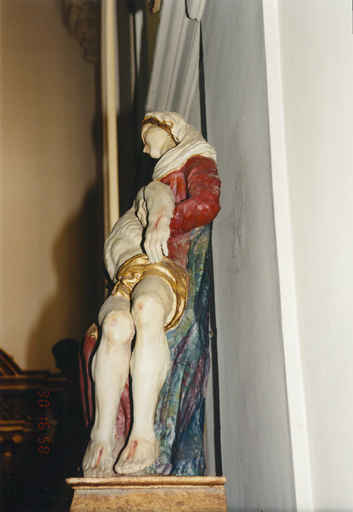 Vierge de Pitié. Vue latérale.