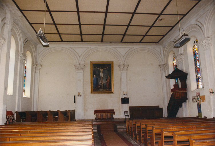 Vue d'ensemble de la nef vers le choeur.