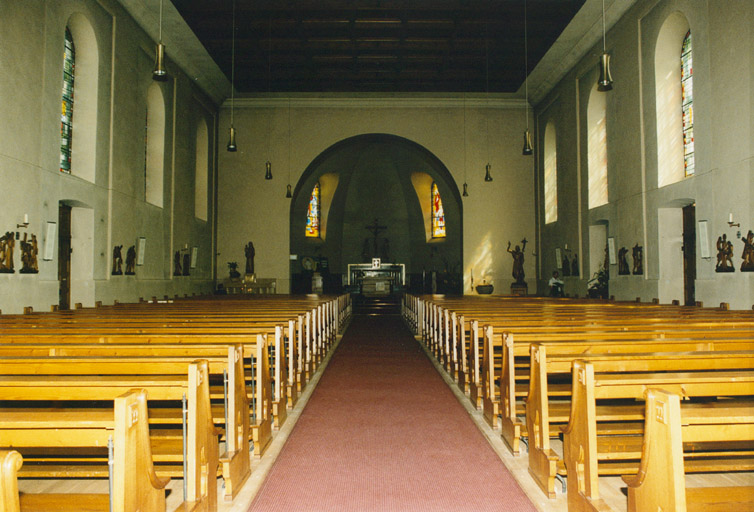 Intérieur, depuis l'ouest. Vue d'ensemble.