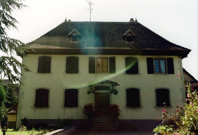 Façade ouest. Vue d'ensemble.