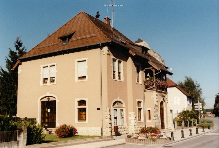 Vue d'ensemble depuis l'est.