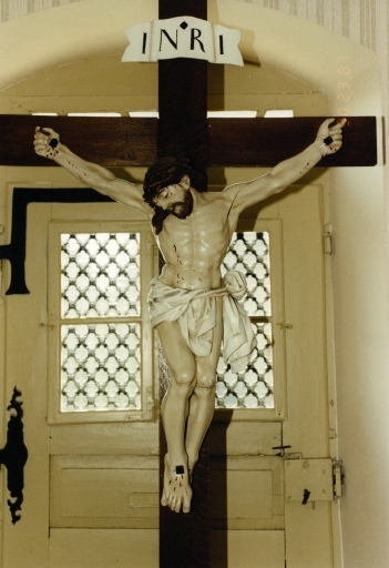 Croix : Christ en croix