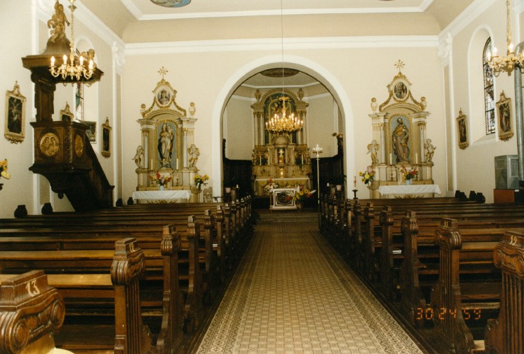 Choeur et nef depuis l'entrée. Vue d'ensemble.