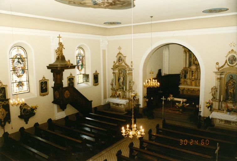 Choeur et mur nord de la nef depuis la tribune d'orgue. Vue d'ensemble.