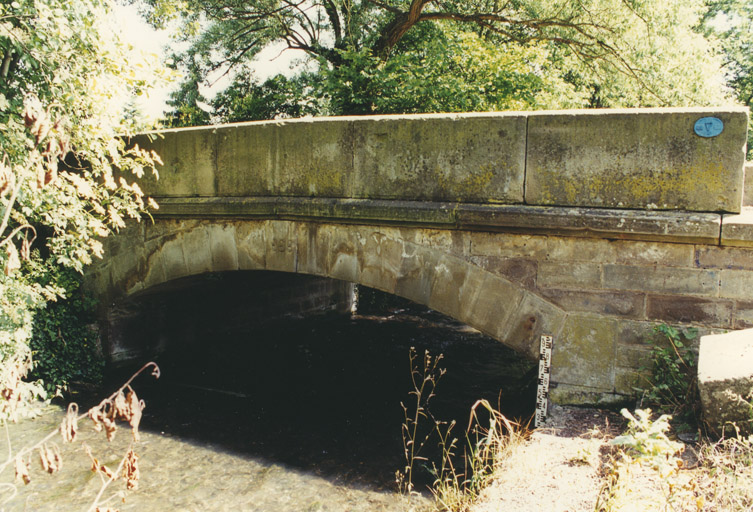 Pont F. Vue d'ensemble.