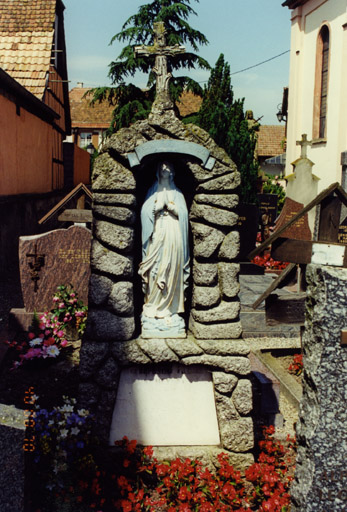 Monument sépulcral de E. et F. J. Meyer. Vue d'ensemble.