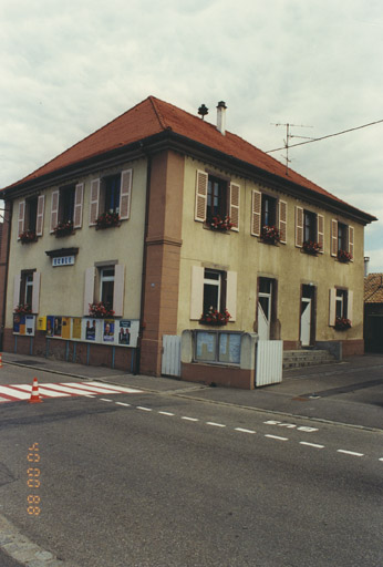 Mairie-école. Vue d'ensemble.