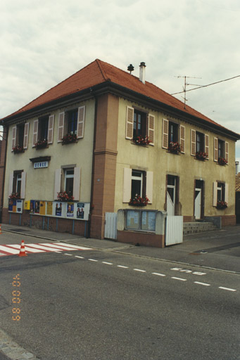 Mairie-école. Vue d'ensemble.